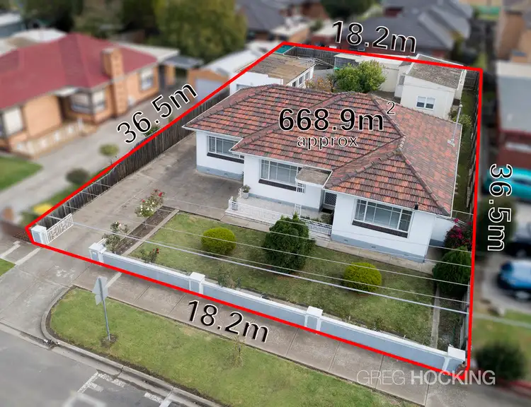 4 Saltley Street, South Kingsville VIC 3015