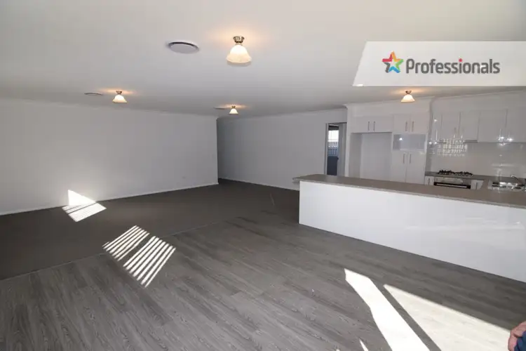 Fifth view of Homely house listing, 52 Wentworth Drive, Kelso NSW 2795