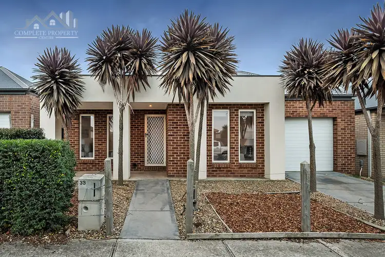 33 Mallacoota Way, Craigieburn VIC 3064