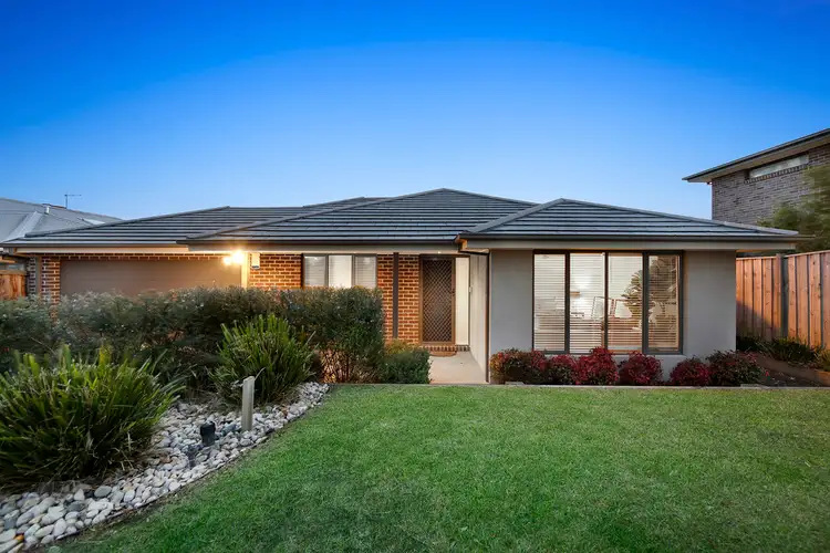 Second view of Homely house listing, 8 Rhone Grove, Skye VIC 3977