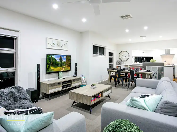 22 Lincoln Park Close, Sanctuary Lakes VIC 3030