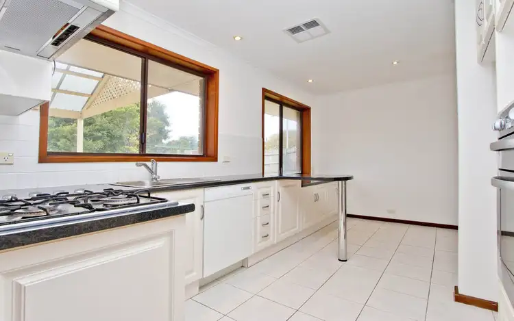 Fifth view of Homely house listing, 10 Poralka Crescent, Hallett Cove SA 5158