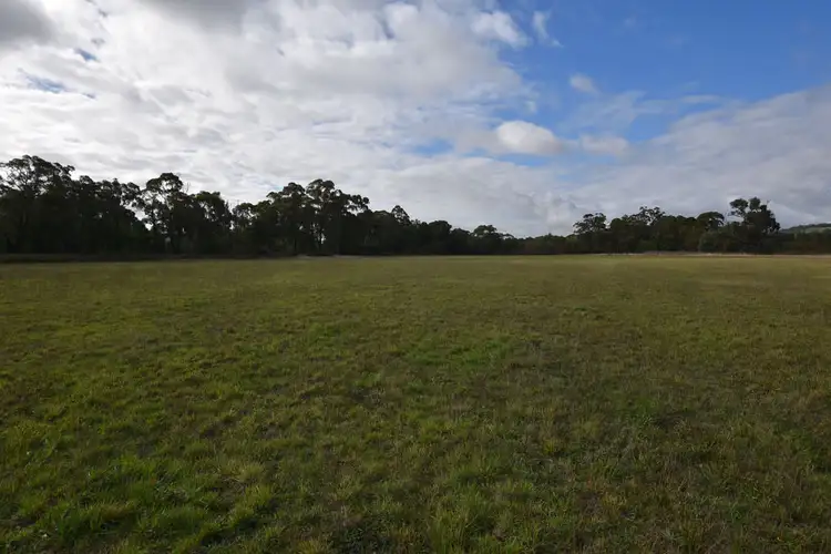 . Thompsons Road, Newborough VIC 3825
