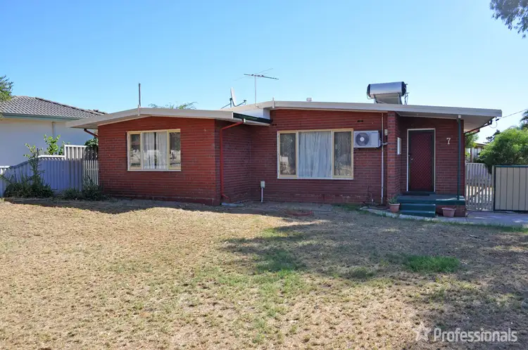 7 Sherlock Way, Rangeway WA 6530