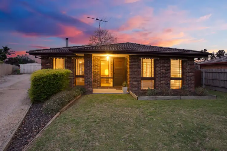 9 Diane Close, Pakenham VIC 3810