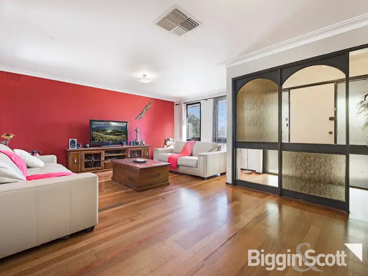 25 James Cook Drive, Endeavour Hills VIC 3802