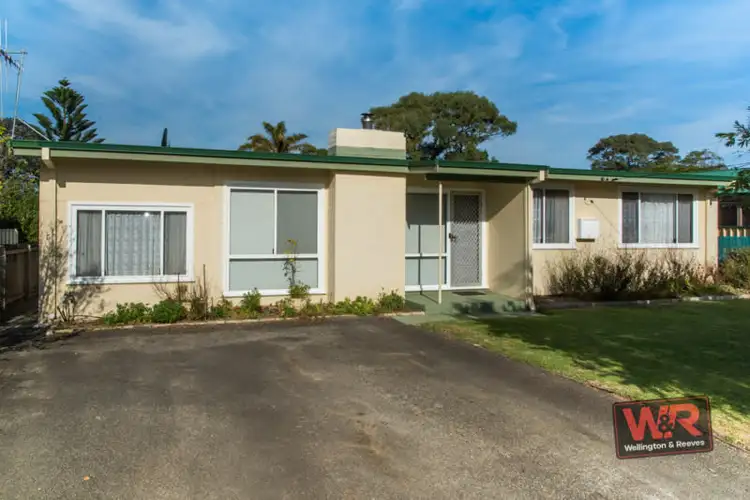 10 Whidby Street, Orana WA 6330