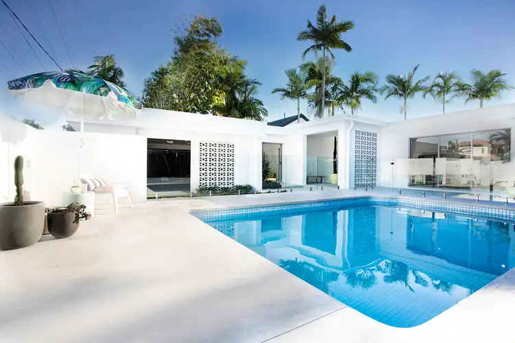 38 Allambi Avenue, Broadbeach Waters QLD 4218