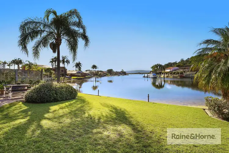 41 Helmsman Boulevard, St Huberts Island NSW 2257