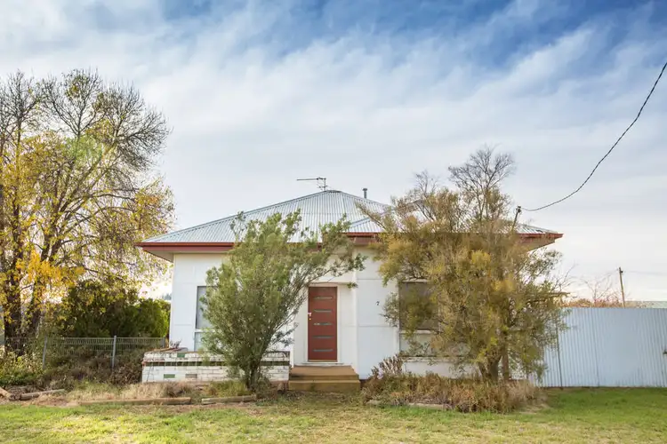 7 Club Street, Hanwood NSW 2680
