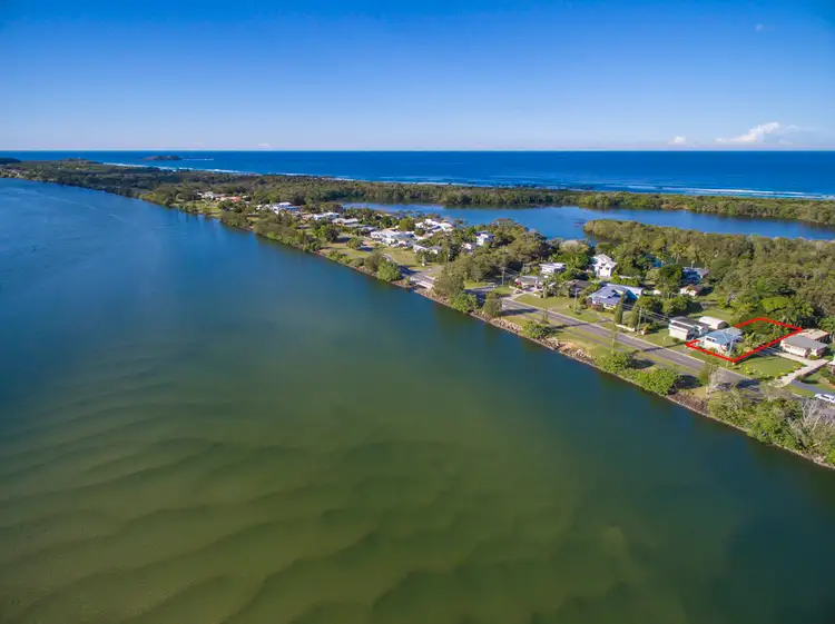 14 Fingal Road, Fingal Head NSW 2487