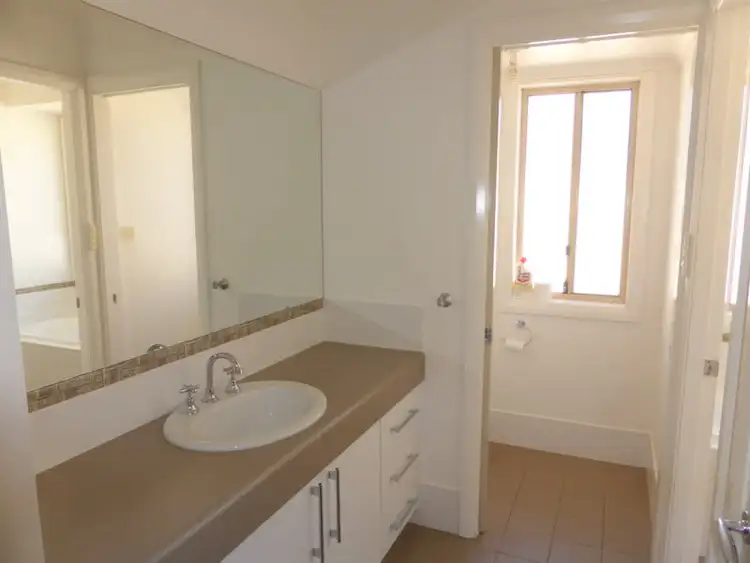 Fifth view of Homely house listing, 7 Mossgiel Close, Parkes NSW 2870