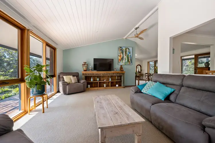 Second view of Homely house listing, 8 Lingford Court, Wodonga VIC 3690