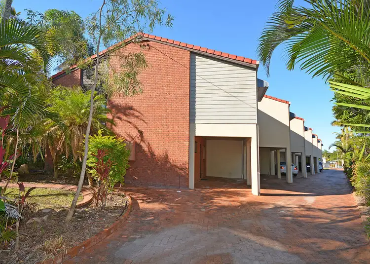 1/447 Esplanade, Torquay QLD 4655