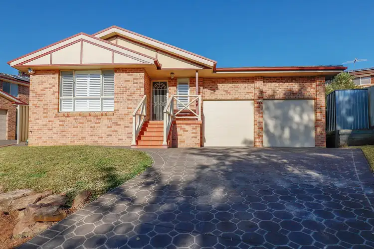 18 Lerwick Place, St Andrews NSW 2566