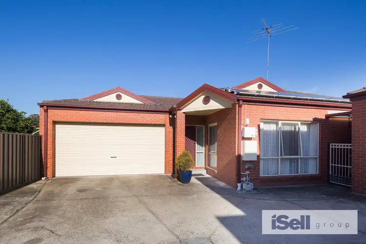 Main view of Homely unit listing, 2/72 Victoria Court, Springvale VIC 3171