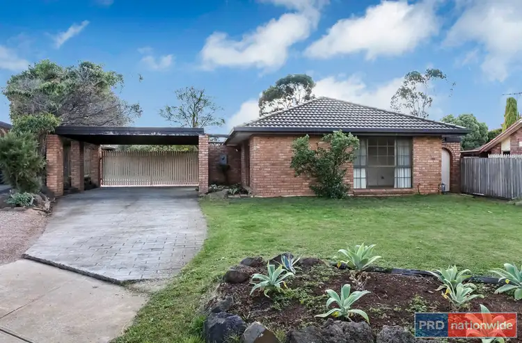 10 St John Place, Melton West VIC 3337