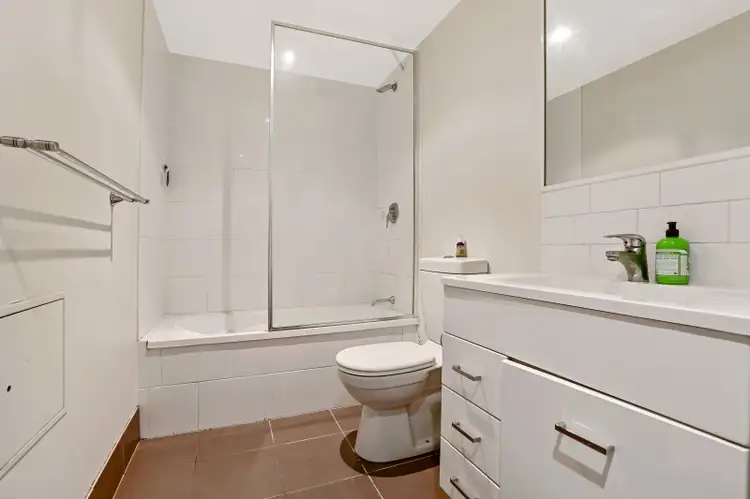 Second view of Homely apartment listing, 4/6 Lockhart Street, Woolloongabba QLD 4102