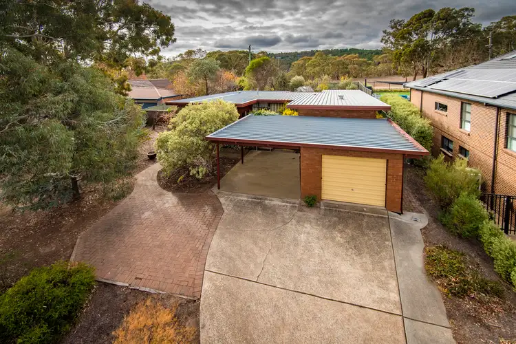 15 Hawkesbury Crescent, Farrer ACT 2607