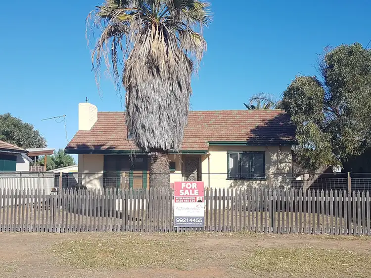 10 Whitfield Street, Beachlands WA 6530