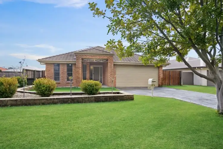 33 Broughton Circuit, Tanilba Bay NSW 2319