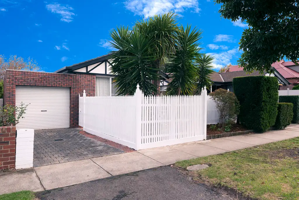 Main view of Homely villa listing, 1/933-935 Mt Alexander Road, Essendon VIC 3040