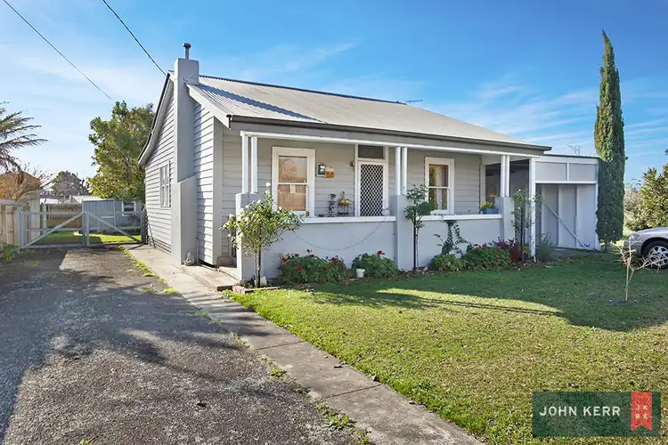 64 Hennessey Street, Moe VIC 3825