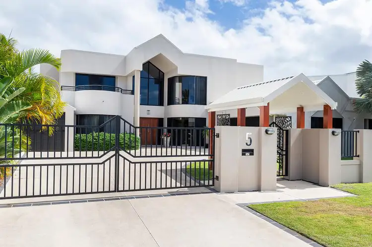 5 Kensington Mews, Sovereign Islands QLD 4216