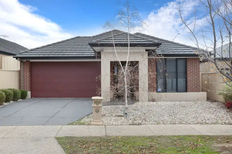 25 Aberfeldie Way, Caroline Springs VIC 3023
