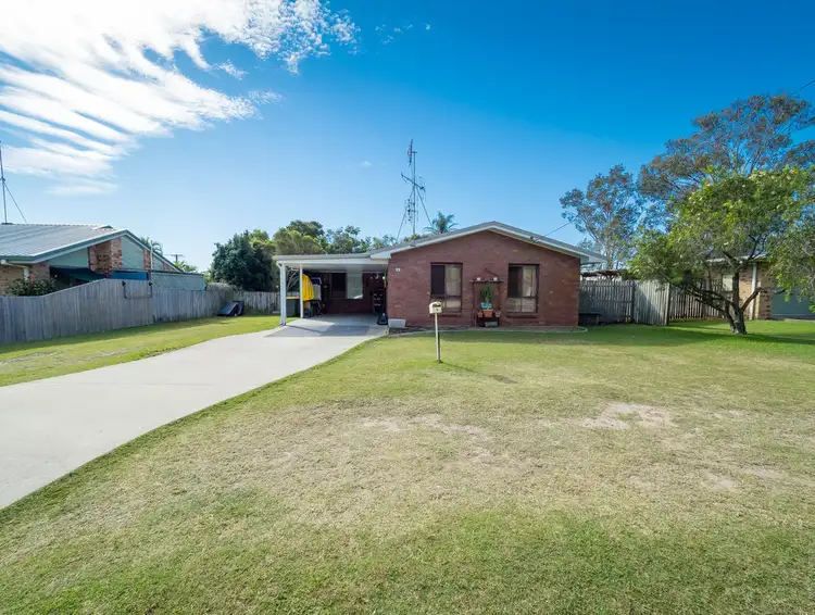 4 Debra Court, Urangan QLD 4655