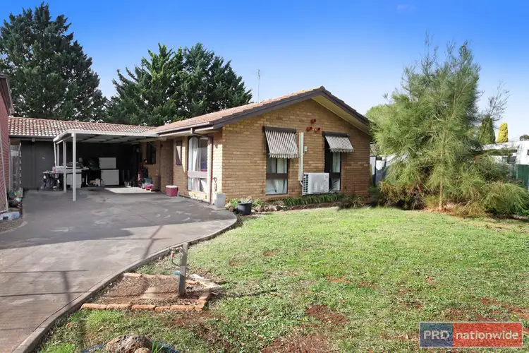 2/5 Balfour Place, Melton West VIC 3337