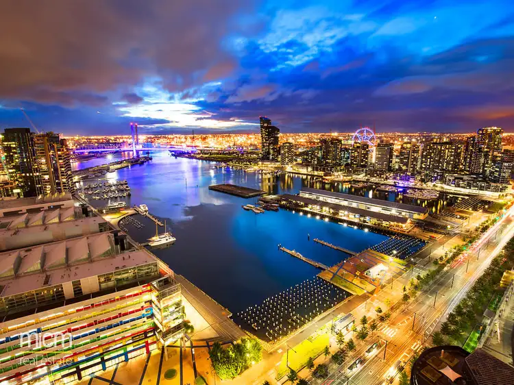 3304/100 Harbour Esplanade, Docklands VIC 3008