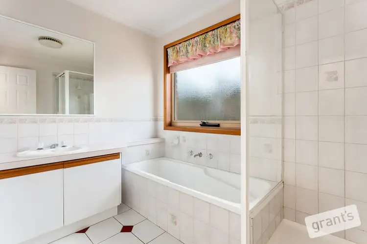 Seventh view of Homely house listing, 11 Estella Court, Narre Warren VIC 3805