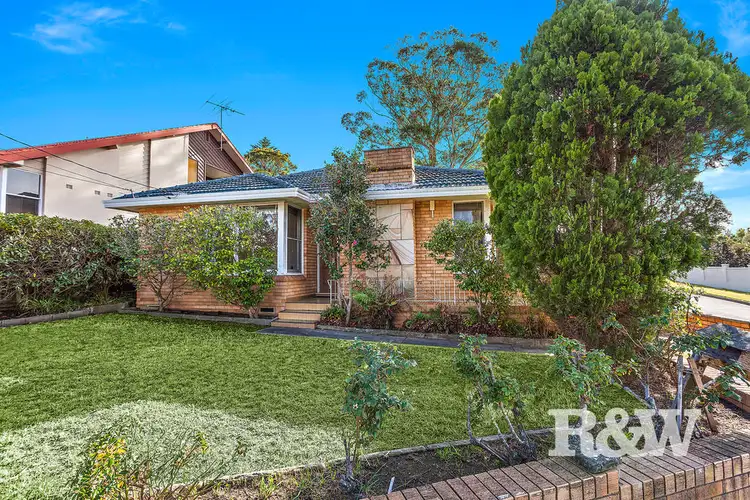 104 Boronia Parade, Lugarno NSW 2210