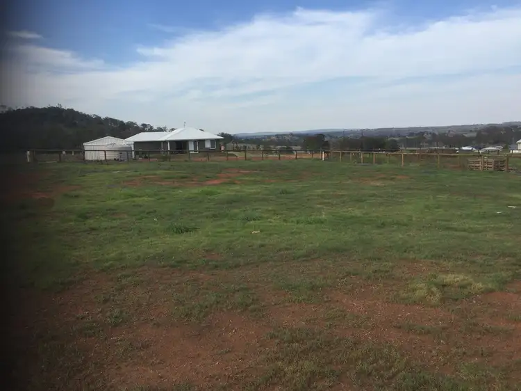 3 Pipit Court, Meringandan West QLD 4352