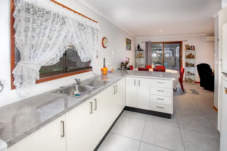 Second view of Homely unit listing, 2/16 Griffith St, Wodonga VIC 3690