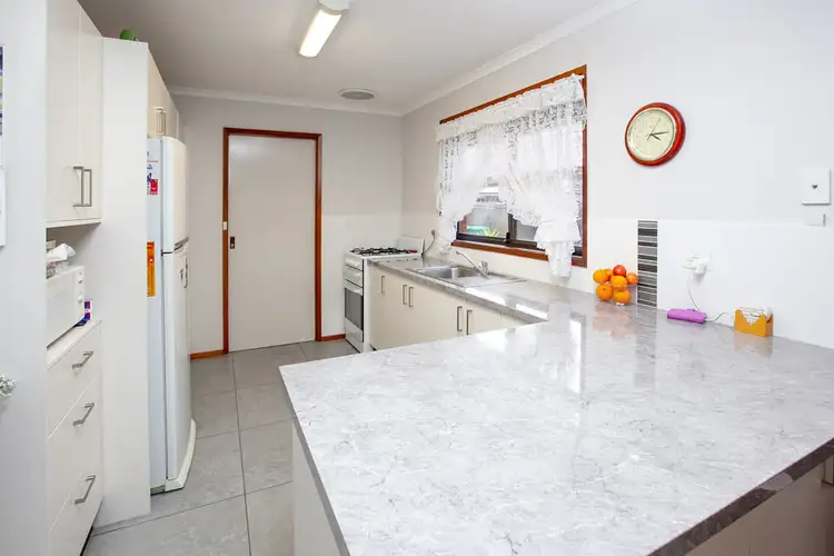 Fifth view of Homely unit listing, 2/16 Griffith St, Wodonga VIC 3690