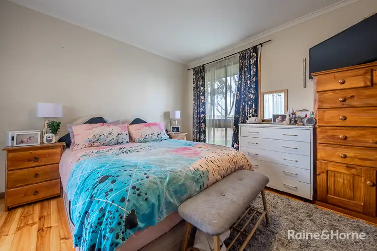 Fifth view of Homely house listing, 6 Portmarnock Court, Sunbury VIC 3429