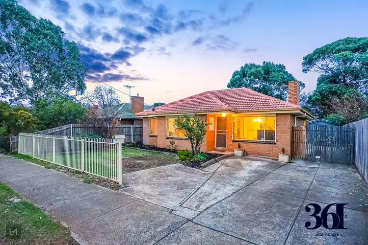 77 Station Road, Melton South VIC 3338