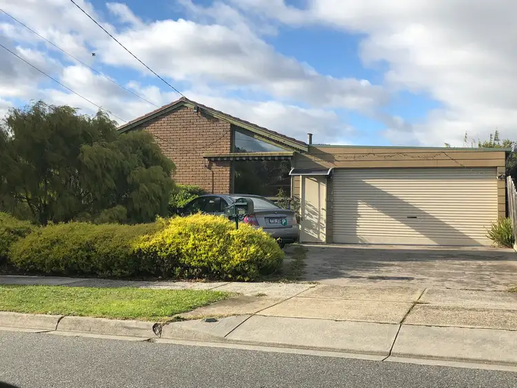 4 Chateau Avenue, Narre Warren VIC 3805