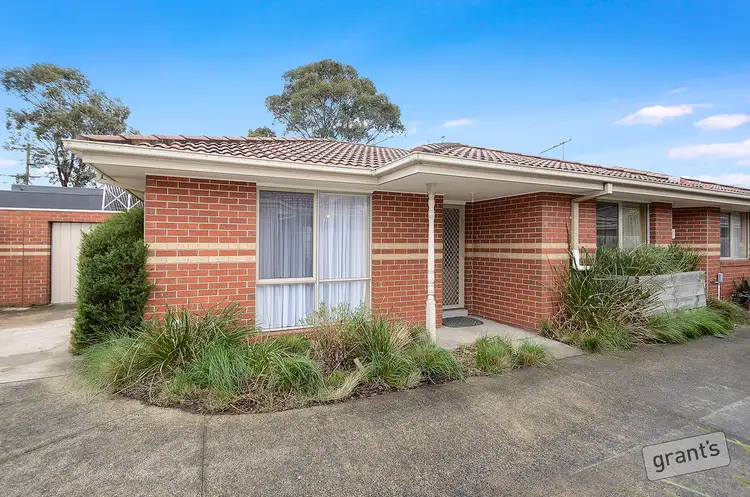 2/4 McGregor Road, Pakenham VIC 3810