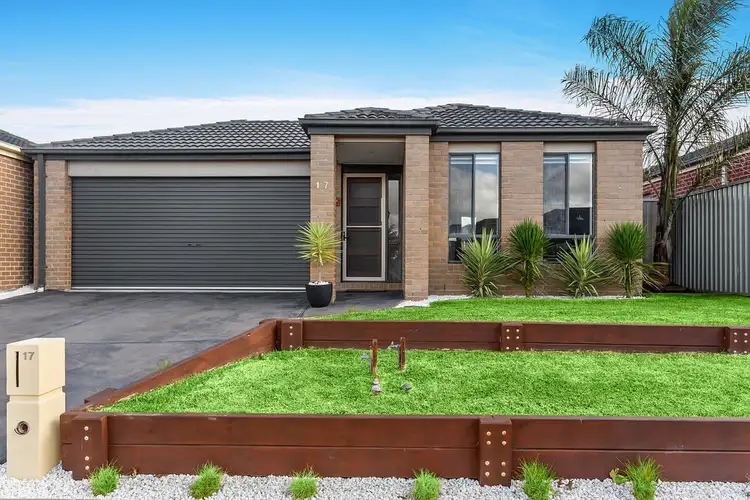 17 Archers Field Drive, Cranbourne East VIC 3977