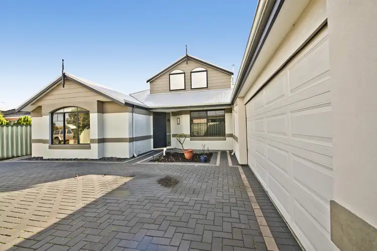 16 Tangier Parkway, Port Kennedy WA 6172