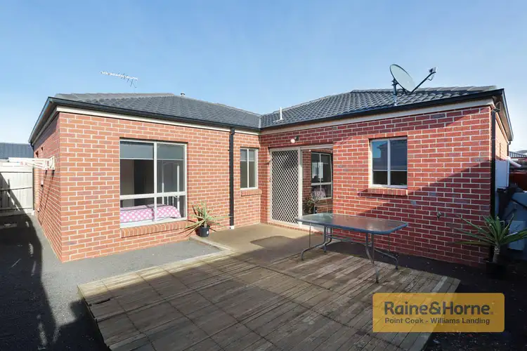 2/11 FETLOCK DRIVE, Truganina VIC 3029