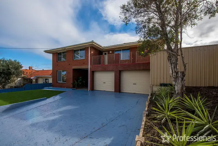 2 Conway Street, Beachlands WA 6530