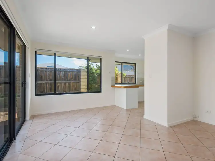 Fifth view of Homely semi-detached listing, 221B Huntriss Road, Doubleview WA 6018