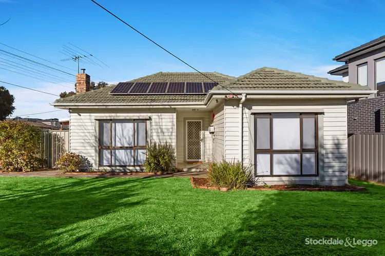 1 Lex Grove, Oak Park VIC 3046