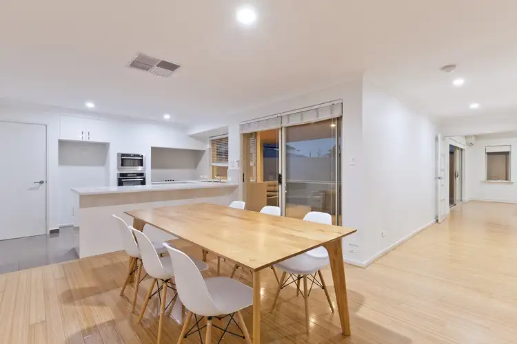 2 Norma Road, Alfred Cove WA 6154