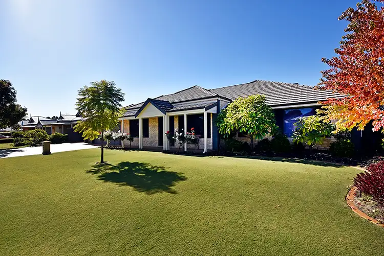 11 Mount House Way, Ellenbrook WA 6069