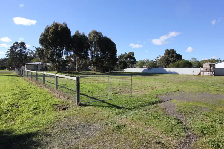 15 Gibb Street, Rokewood VIC 3330
